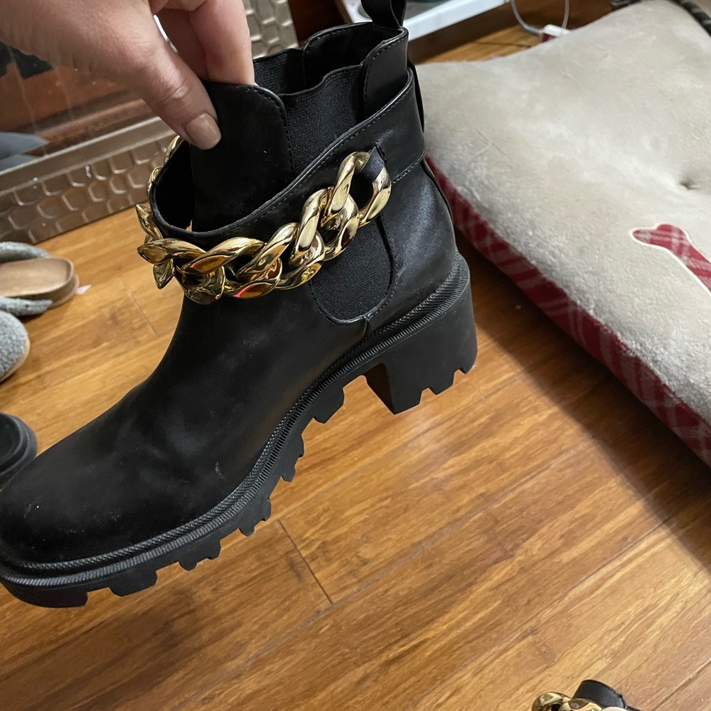 Brand new woman’s chunky boot - Picture 2 of 4